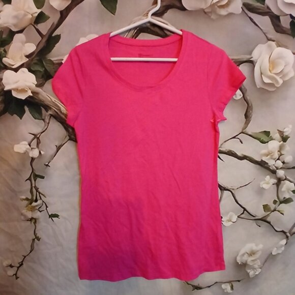 Pink Women's Top nwot - Picture 1 of 3